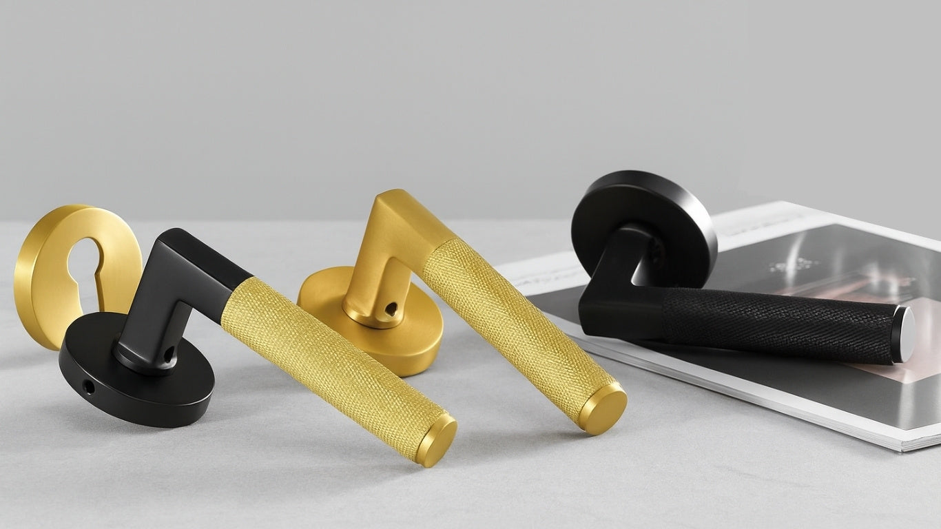 Maniglia per Porta 308A-243 | Zigrinata | Ottone